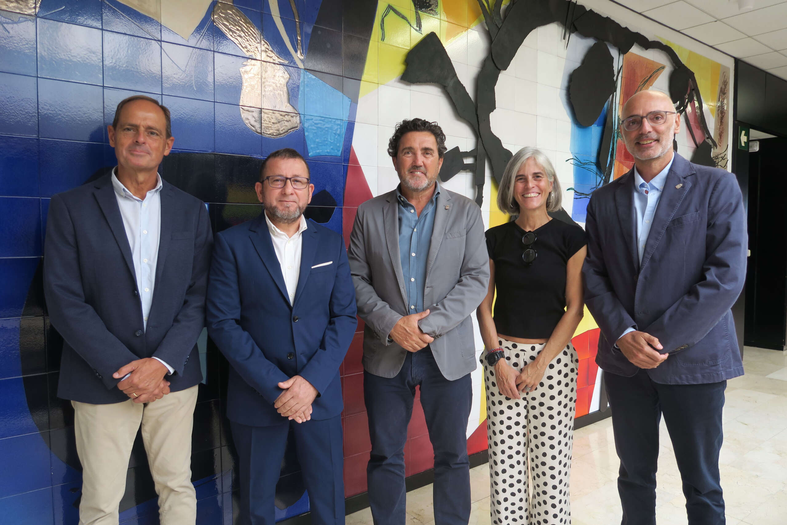 Prefessionalssalutamb el batle i tinent de batle red